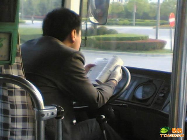 chinese_bus_driver_02